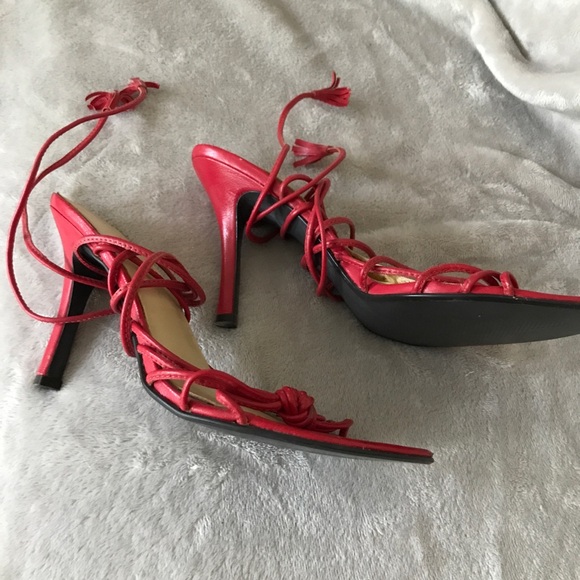 Genuine Leather Wrap Up Sandal Heels Size 7
VGUC - Picture 6 of 10